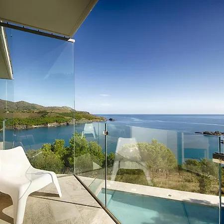 Myfenolleda B - Preciosa Casa En Grifeu Con Piscina Compartida Y Parking - Es-228-126